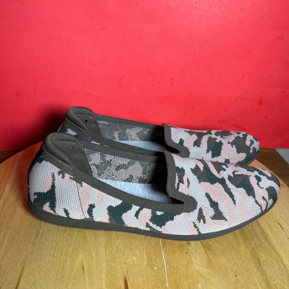 Clarks Cushion Soft Slip On Black/Brown/Pink /Gray Camo Flats size 9 M